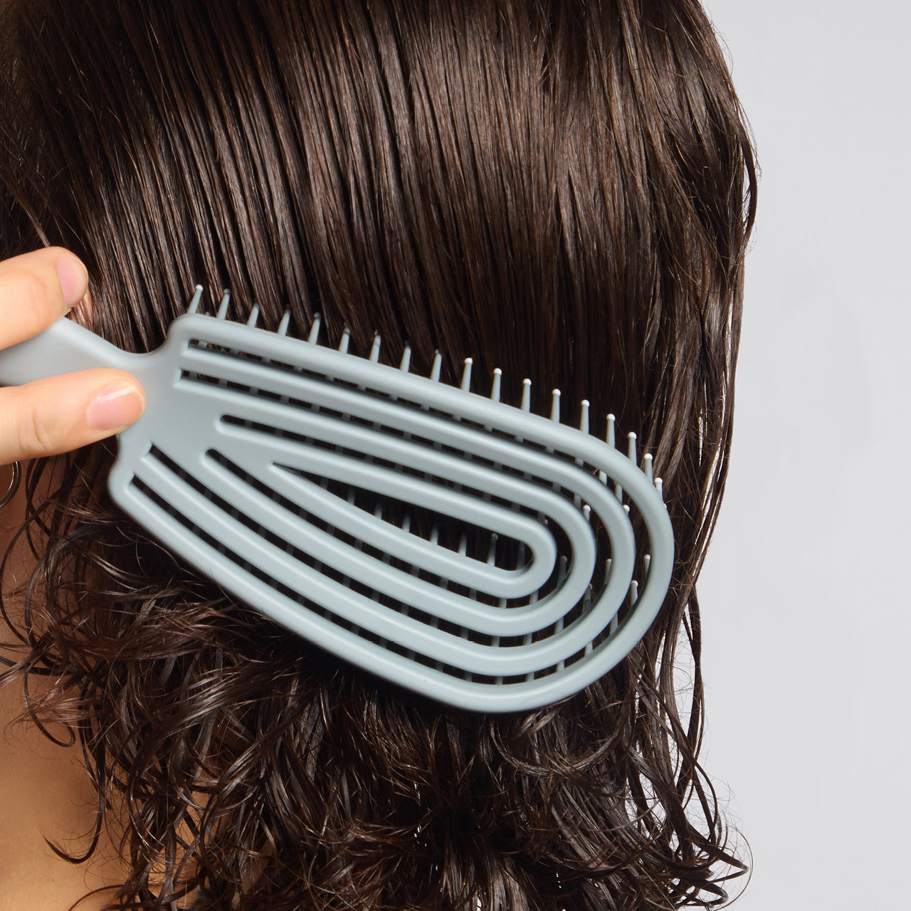 ⏳ Limited Edition | Haze Blue Detangling Flexi Brush - Premium Quality - Image 3
