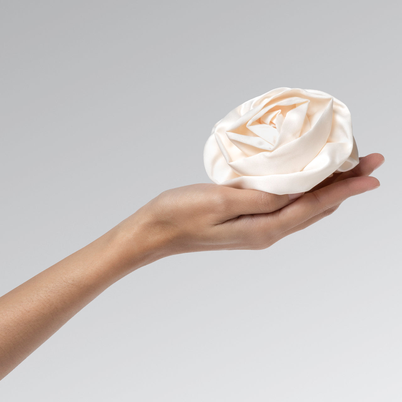 π₯ Hot Sale | Satin Rosette Flat Cloud Clip in Cream - Medium - Special Deal Today - Image 5