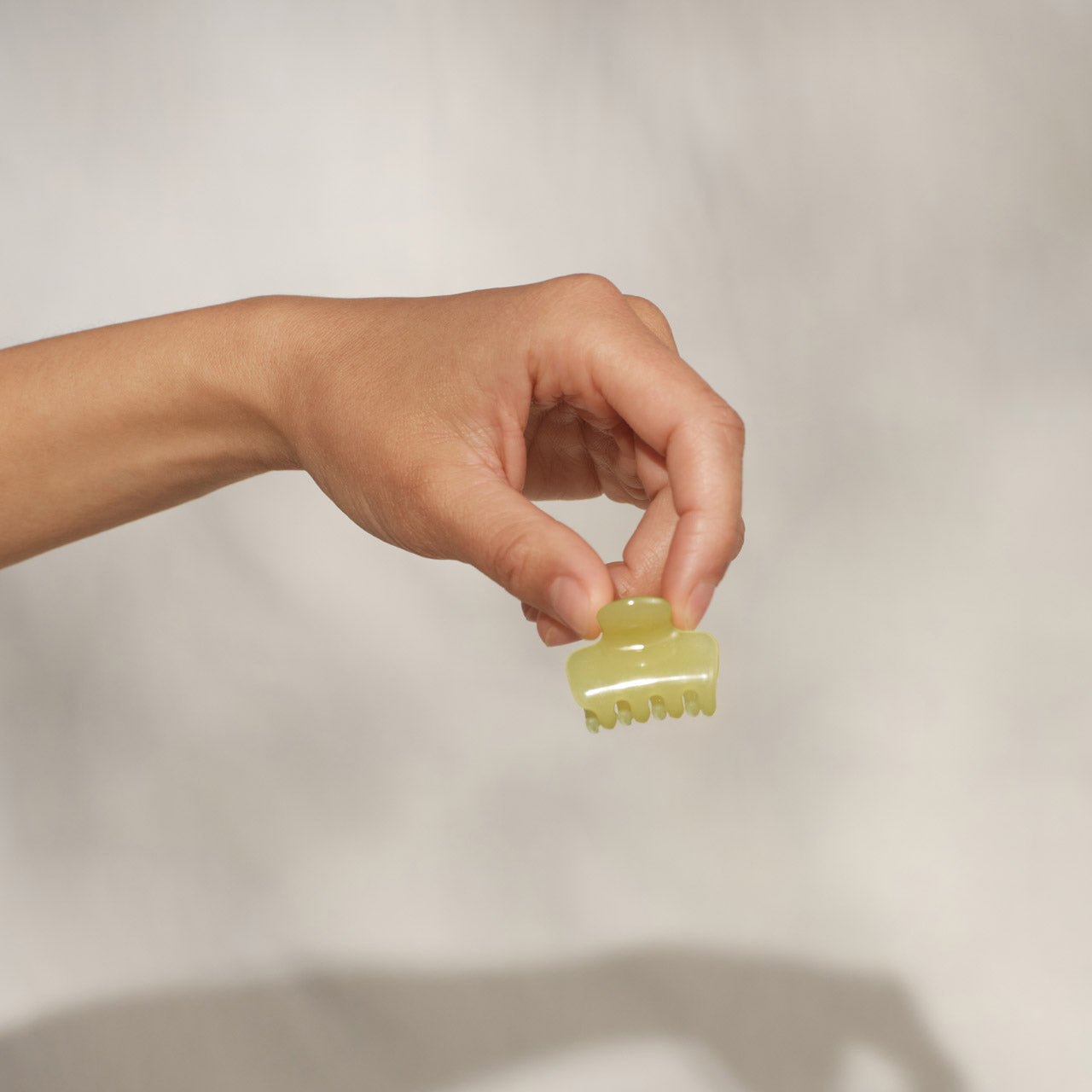 ✨ Must Have | Pearlized Cream & Butter Yellow Jelly Cloud Clips - Mini - Fast Delivery - Image 3