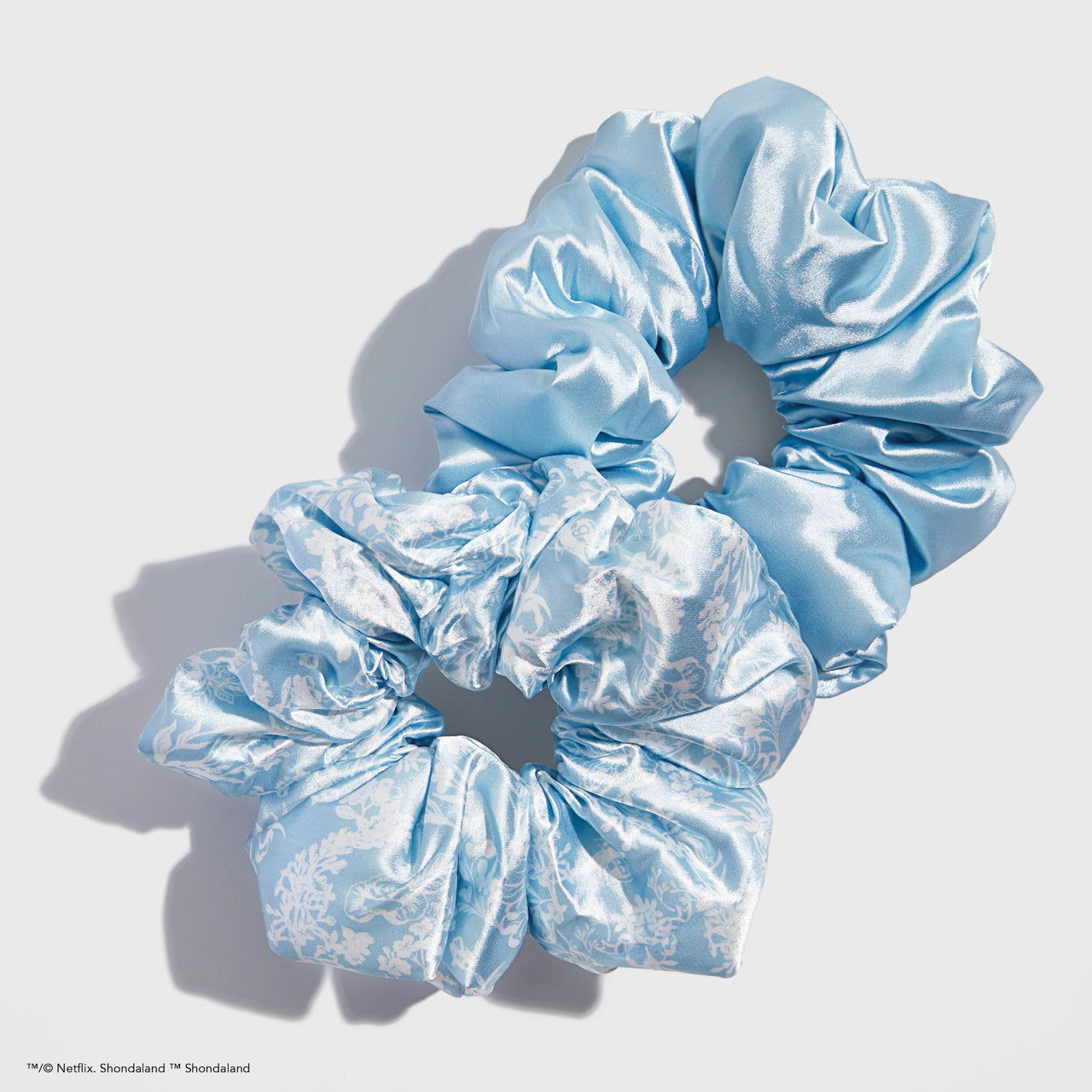 💎 Premium | Kitsch x Bridgerton Satin Pillow Scrunchies in Toile De Blue - 60% Off - Image 3
