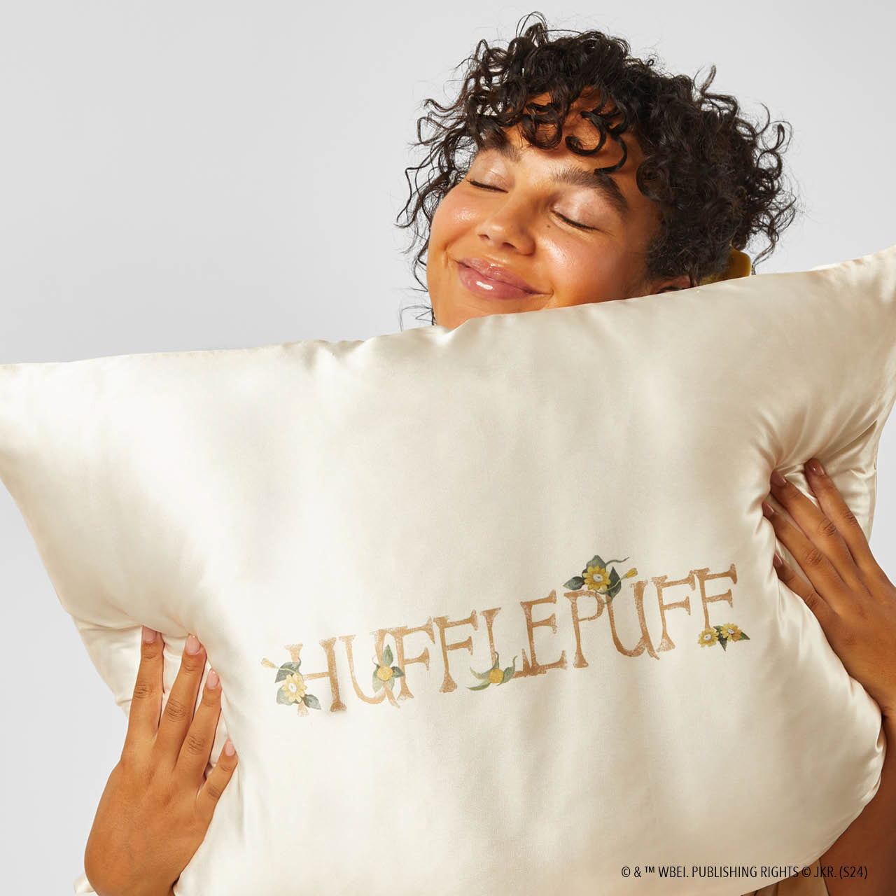 ⏳ Limited Edition | Kitsch x Harry Potter Satin Pillowcase in Hufflepuff 2 Pack - King - Special Deal Today - Image 4