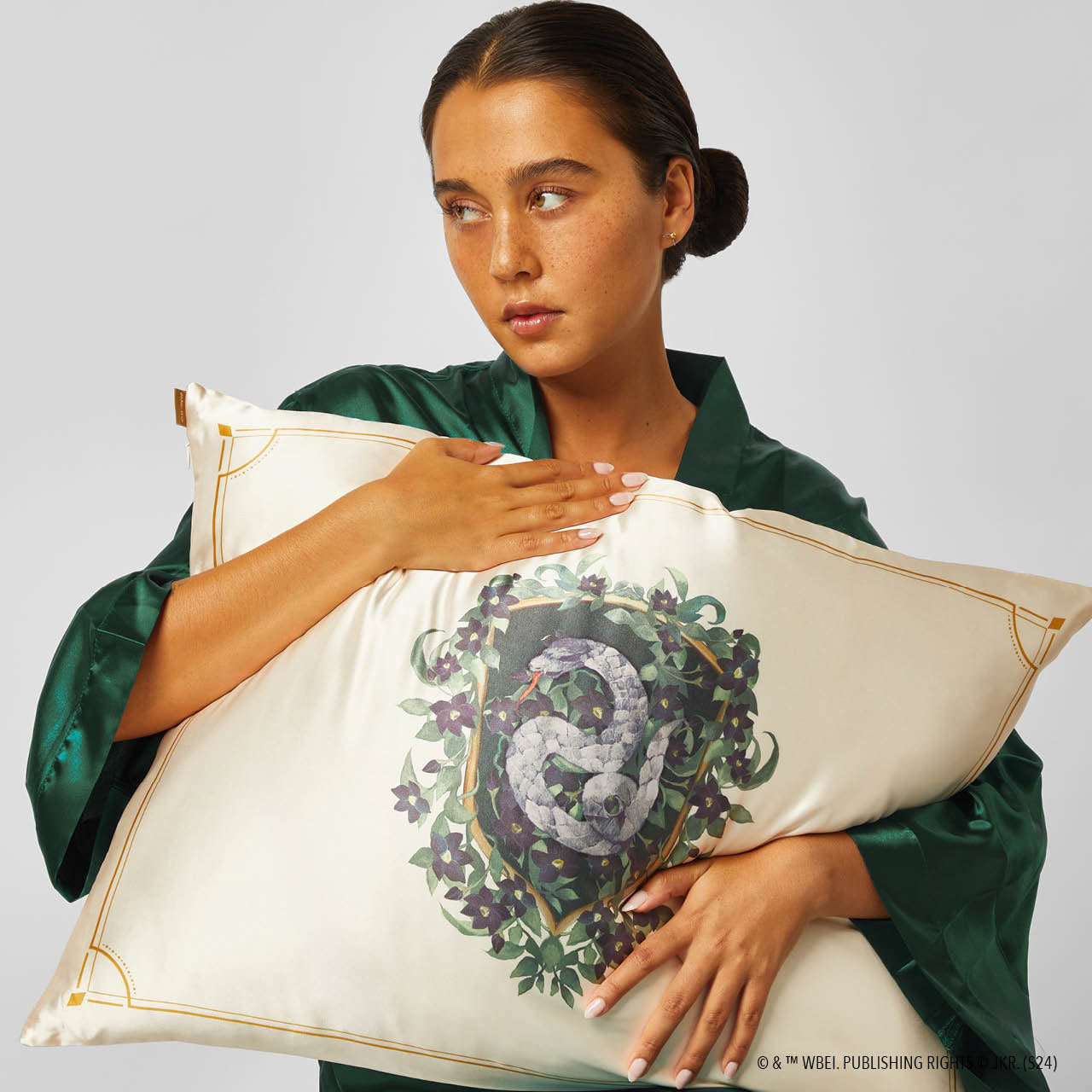 ⏳ Limited Edition | Kitsch x Harry Potter Satin Pillowcase in Slytherin 2 Pack - Free Shipping - Image 5