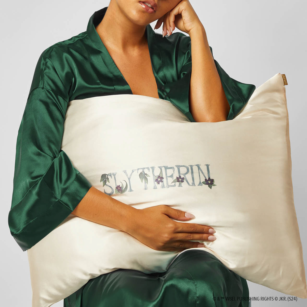 ๐ Best Seller | Kitsch x Harry Potter Satin Pillowcase in Slytherin 4 Pack - Free Shipping - Image 4